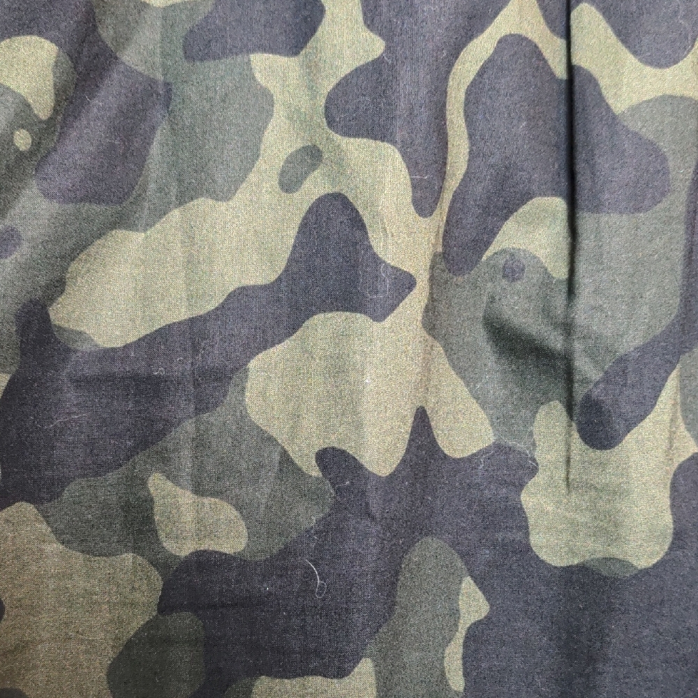 HUGO Men's Camouflage Button Down Shirt - Green and Black - Picture 10 of 10